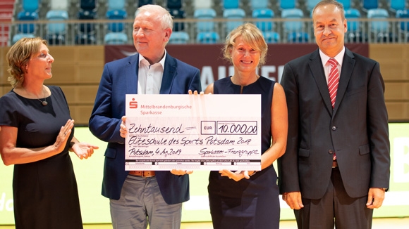 DOSB und Sparkassen-Finanzgruppe ehren "Eliteschule des Sports"