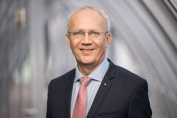 Dr. Joachim Schmalzl Dr. Joachim Schmalzl